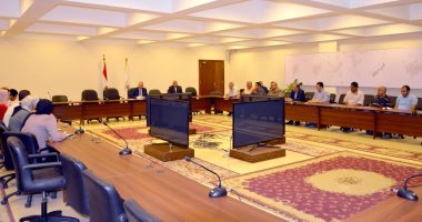 محافظ بنى سويف يوجه بإعداد تقرير حول نتائج فحص طلبات التقنين وبحثها ميدانيًا 