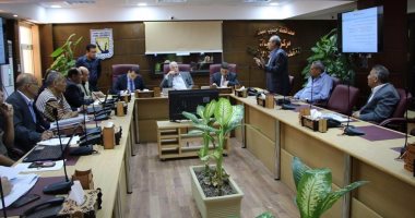 محافظ جنوب سيناء يستعرض فرص ومعوقات الإستثمار مع مندوب الهيئة العامة للإستثمار