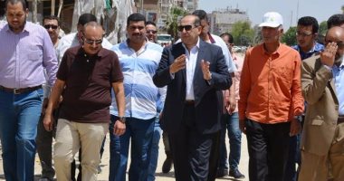 بالصور.. محافظ سوهاج: إنشاء 110 باكيات للباعة الجائلين لتحقيق السيولة المرورية