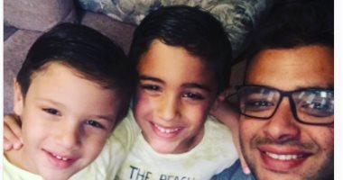 شاهد.. توأم رامى صبرى فى عيد ميلادهما