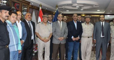 مدير أمن دمياط يكرم عددا من الضباط المتميزين لتحفيزهم على العمل