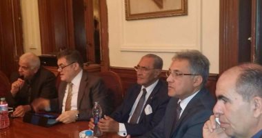 اجتماع لـ"عليا الوفد" برئاسة السيد البدوى.. وأبو شقة يتغيب عن الحضور