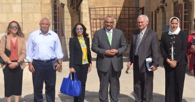 رئيس الجامعة الأمريكية يتفقد مقر جهاز التنسيق الحضارى