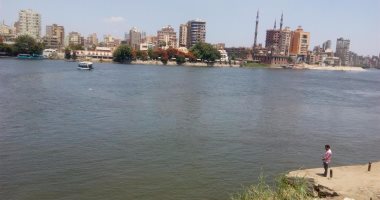 بالصور.. نهر النيل فى زفتى مصيف الغلابة للهروب من حرارة الشمس