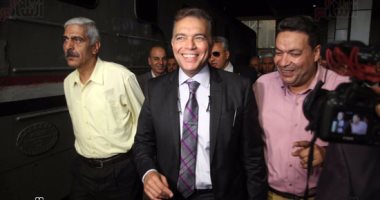 بالصور.. السكة الحديد تؤخر قطارا 20 دقيقة ليستقله وزير النقل.. وعرفات يحيلهم للتحقيق