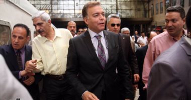 وزير النقل يشهد بدء تشغيل أحد القطارات المكيفة المطورة بمحطة مصر 