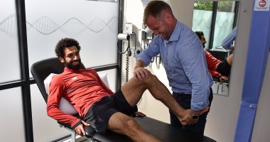 ليفربول ينشر صور محمد صلاح فى الكشف الطبى