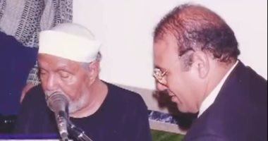 حسن راتب يحتفى بليلة القدر من منزل إمام الدعاة بصالون المحور الثقافى.. راتب: الشعراوى أثر فينا وشكل الكثير من ملامح شخصيتنا ورزقنا طريق الهداية .. والحلقة تذاع بعد منتصف الليلة على قناة المحور