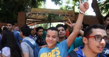 طلاب أولى ثانوى يؤدون غدا امتحان الانجليزى بالثانوية التراكمية 2019