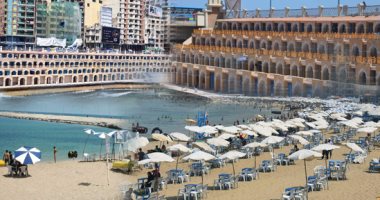 بالصور.. الإسكندرية تستعد لاستقبال الوافدين بعيد الفطر بـ44 شاطئا و4 آلاف غرفة فندقية.."المصايف" توفر مسعفين وتحذر من استغلال الزائرين.. و محافظ الإسكندرية: قيمة طرح الشواطئ ارتفع إلى 60 مليون جنيه خلال 5 سنوات