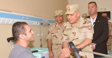 المتحدث العسكرى ينشر فيديو لزيارة وزير الدفاع لمصابى القوات المسلحة