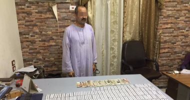 ضبط سائق أثناء ترويجه أقراص مخدرة قبل العيد بمركز أخميم