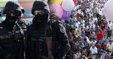 الداخلية تحرس فرحة المصريين بعيد الفطر.. قوات الأمن تؤمن ساحات الصلاة .. والشرطة النسائية تلاحق المتحرشين.. مجدي عبد الغفّار: تعزيز التواجد الأمنى بمحيط المتنزهات