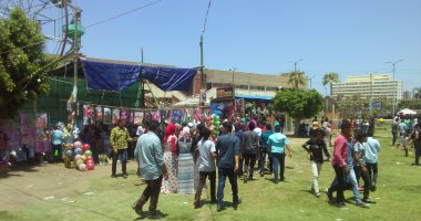 بالصور.. إقبال على متنزهات كفر الشيخ والأسر غائبة عن حديقة الحيوان