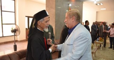 بالصور.. محافظ الإسماعيلية يستقبل المهنئين بعيد الفطر المبارك 