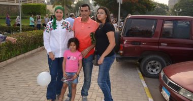 شاهد.. مدرب منتخب الفراعنة مع أسرته فى صلاة العيد