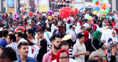 أهالى مدينة 6 أكتوبر يملأون  ساحة مسجد الحصرى فى صلاة العيد
