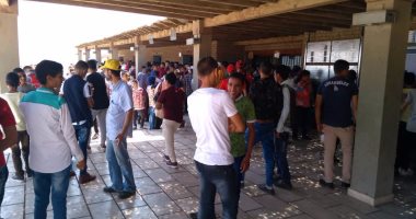 بالصور.. الزيارات العائلية لم تمنع المصريين من قضاء العيد فى الأهرامات