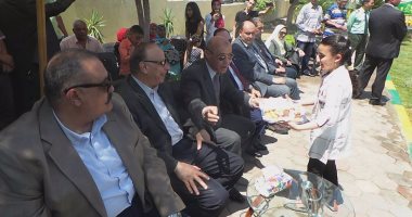 محافظ القاهرة يحضر عرض راقص للفنون الشعبية بحديقة الأسرة