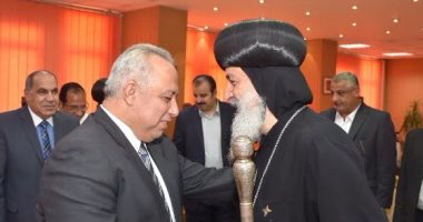 بالصور.. محافظ الشرقية يتلقى التهانى من النواب والأقباط والجهاز التنفيذى