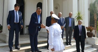 وفد من المطرانية والكنيسة الأرثوذكسية والإنجيلية يهنئون محافظ الجيزة بالعيد