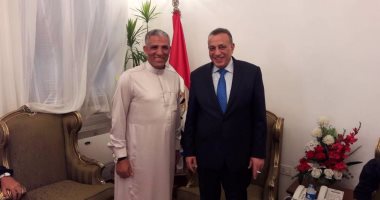 بالجلابية.. محمد الحسينى يهنئ محافظ الجيزة بمناسبة عيد الفطر 