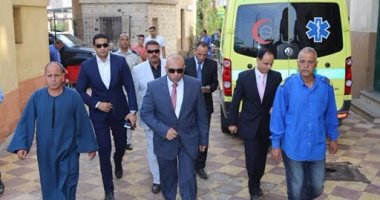 محافظ المنوفية يتفقد مستشفى بركة السبع المركزي ويسير مترجلاً فى شوارع المدينة 