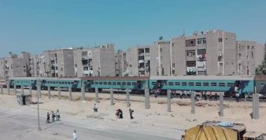 بالصور.. تفاصيل توقف حركة قطارات الإسماعيلية لخروج عربة قطار عن القضبان