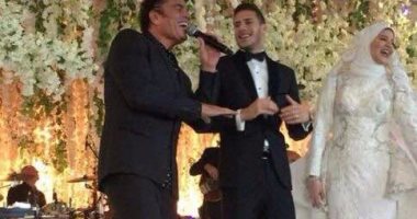 بالصور.. الهضبة يُحيى حفل زفاف رمضان صبحى وحبيبة إكرامى
