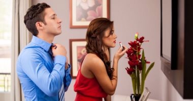 تعرف على طبيعة العلاقة بين امرأة الجوزاء ورجل السرطان