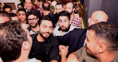 بالصور.. تامر حسنى يحضر فيلم "تصبح على خير" فى "سيتى ستارز"