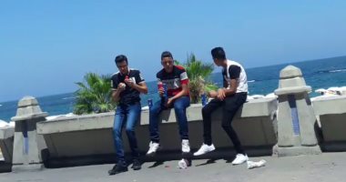 بالصور.. انتعاش القوارب والتنزه على كورنيش الإسكندرية بالعيد