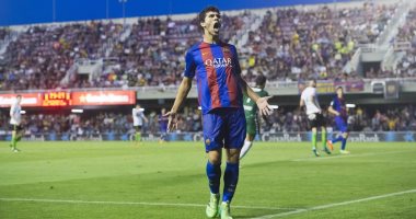رسميا.. برشلونة يمدد تعاقد نجمه الشاب ألينيا 3 مواسم
