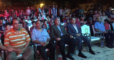 بالفيديو..مدير أمن شمال سيناء يشارك الأهالى احتفالهم بالعيد على شواطئ العريش