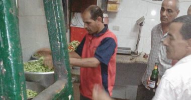 إعدام كميات كبيرة من الأغذية الفاسدة فى مطاعم شهيرة بالمنصورة