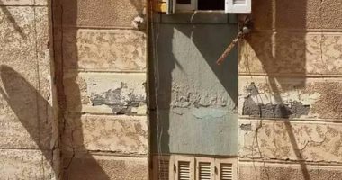 أهالى شارع الوحدة بأبو قير فى الإسكندرية يشتكون من عقار مخالف ينذر بكارثة 