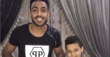 محمود كهربا مع الطفل فارس المريض: أنت بطل ومبسوط إني شوفتك
