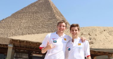 بالصور.. منتخب إسبانيا لكرة السلة يزور الأهرامات وأبو الهول 