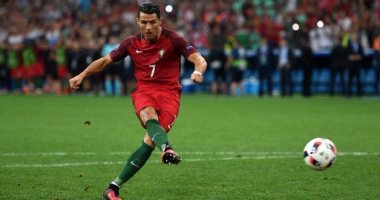 مدرب البرتغال يدافع عن رونالدو بعد برونزية كأس القارات