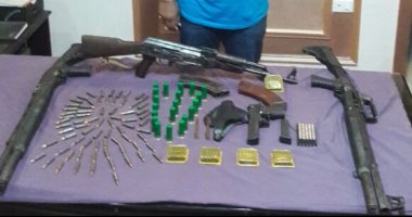 ضبط صاحب شركة بحوزته 3 بنادق وطبنجة وذخيرة بطريق الأوتوستراد