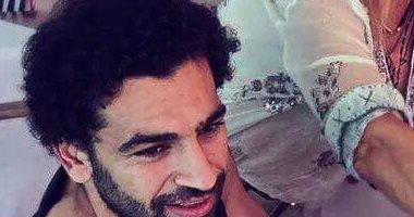 شاهد.. نيولوك لمحمد صلاح عقب وصوله اليونان لقضاء عطلته الصيفية