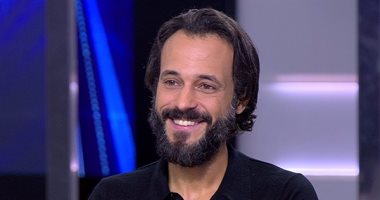 وصول يوسف الشريف وزوجته إنجى علاء لعقد المؤتمر الصحفى لـ"كفر دلهاب"