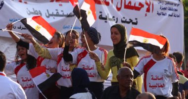 "3يوليو يعنى.." هاشتاج يتصدر تويتر احتفالا باسترداد مصر.. ومغردون: عودة مصر من عصابة مخربين.. ونهاية حكم المرشد.. ويؤكدون: "افتكرو مين اللى باع".. ومستشار عرفات :بطولة غيرت مجرى التاريخ