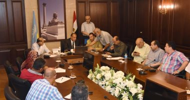 محافظ الاسكندرية: تكثيف الحملات المرورية وضبط المتلاعبين فى الأسعار