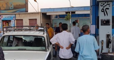 حملات على محطات البنزين ومواقف السيارات والأسواق بأسيوط لضبط المخالفين