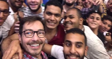 أحمد زاهر: أشاهد "هروب اضطرارى" يوميا مع الجمهور فى السينمات