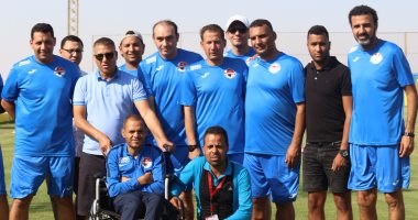 بالصور .. رئيس الأسيوطى يجتمع بالفريق فى أول أيام الإعداد للدورى الممتاز
