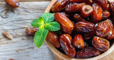 فوايده مابتخلصش.. اعرفى فوايد البلح للشعر والبشرة