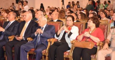بالصور..محافظ البحيرة تشارك فى مؤتمر "مصر تستطيع " برئاسة رئيس الوزراء