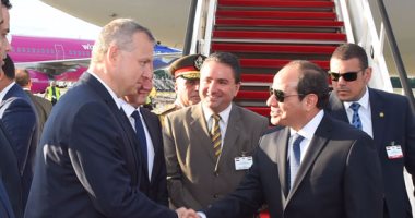 بالصور.. الرئيس السيسي يصل العاصمة المجرية بودابست للمشاركة بقمة "فيشجراد"